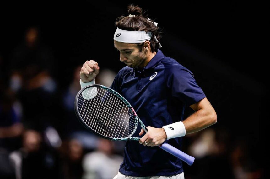 Musetti ajunge in semifinale la Atena pentru a mentine sperantele la ATP Finals