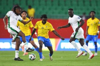 Osimhen marcheaza doua goluri in timp ce Nigeria invinge Gabonul in prelungiri in semifinalele barajului pentru Cupa Mondiala