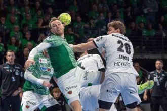 Ostaticul tine Fuchse Berlin in cursa pentru titlu in Bundesliga cu o victorie grea impotriva lui Kiel