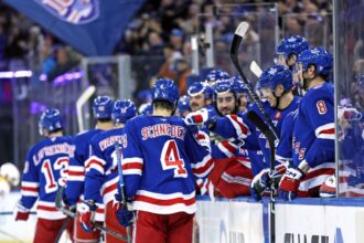 Runda NHL New York Rangers castiga meciul cu zece goluri la Tampa iar Edmonton Oilers castiga din nou