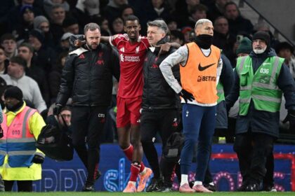 Alexander Isak a avut operatie dupa fractura la picior confirma Liverpool