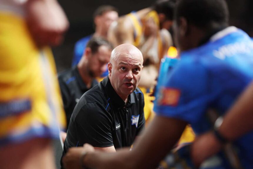 Antrenorul Brisbane Bullets Stu Lash renunta imediat