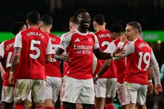 Arsenal castiga la limita impotriva lui Wolves cu doua autogoluri si un gol in ultimul minut