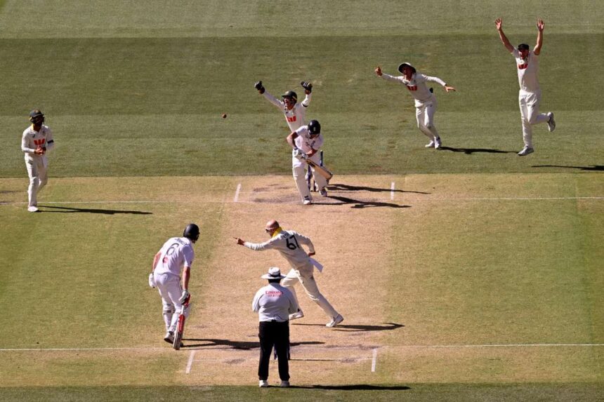 Australia la patru wickete de la victoria in seria Ashes in timp ce Anglia se prabuseste tarziu