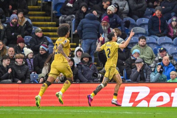 Crystal Palace se redreseaza pentru a oferi lui Burnley a cincea infrangere consecutiva