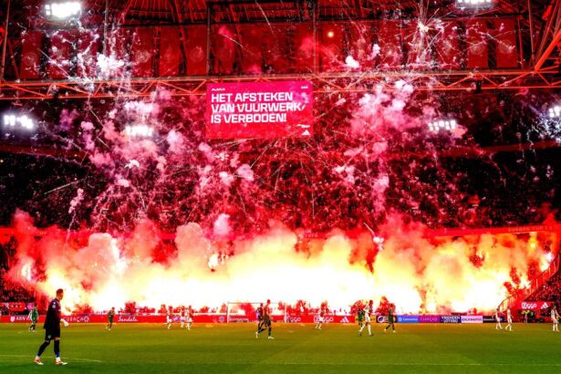 De necrezut Trist Jocul Abandonat Ajax A Costat Dorinta Finala A Fanului Pe Moarte