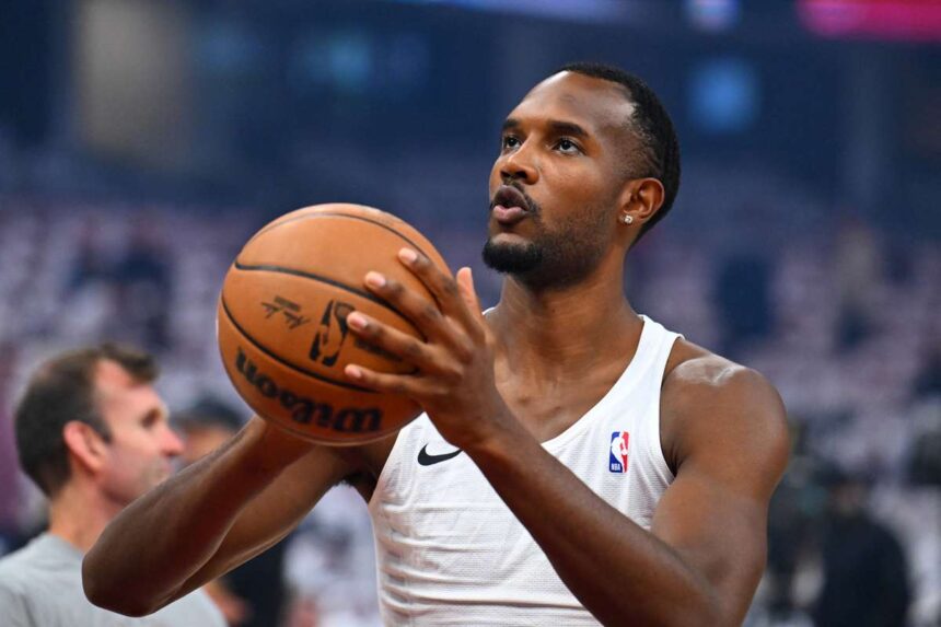 Evan Mobley de la Cleveland Cavaliers va lipsi 2 4 saptamani din cauza unei accidentari la gamba 1