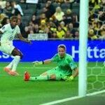 Franta si Suedia termina la egal 2 2 in Solna ocupand locul trei