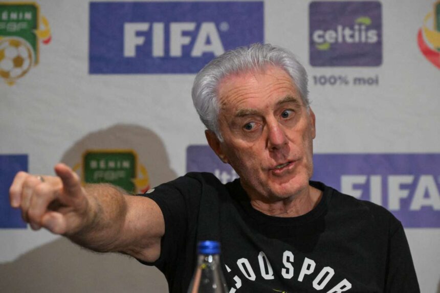 Hugo Broos critica FIFA si mustreaza clubul strain pentru eliberarea jucatorului
