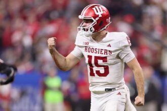 Indiana surprinde Ohio State 13 10 pentru a castiga Campionatul Big Ten