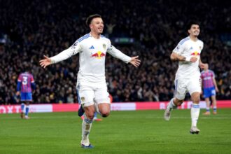 Leeds domina Crystal Palace mutandu se cu sase puncte deasupra zonei retrogradarii