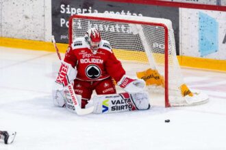 Liiga Assat invinge Jukurit cu 4 0 JYP castiga la lovituri de departajare contra TPS Turku