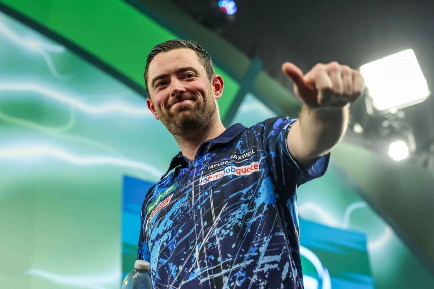 Luke Humphries incepe Campionatul Mondial de Darts cu victorie impotriva lui Ted Evetts