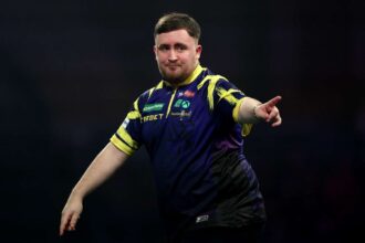 Luke Littler avanseaza peste Mensur Suljovic in timp ce Stephen Bunting pierde la Campionatul Mondial de Darts