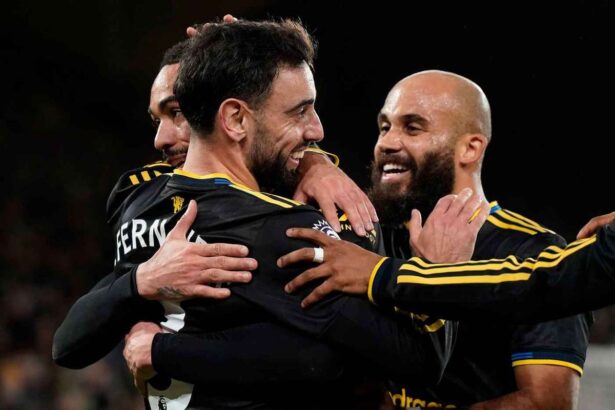 Manchester United invinge usor Wolves dezamagitori pentru a intra in top sase