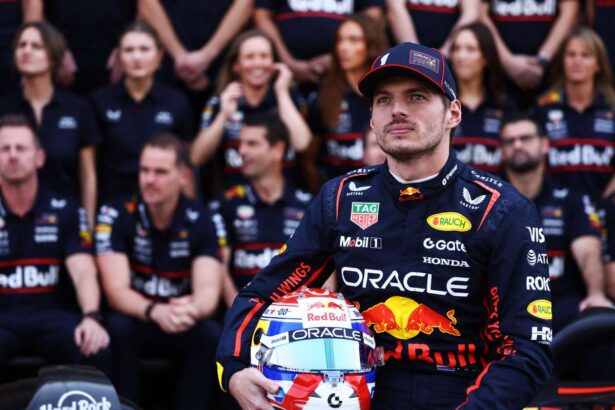 Max Verstappen va lua numarul trei al lui Daniel Ricciardo sezonul viitor