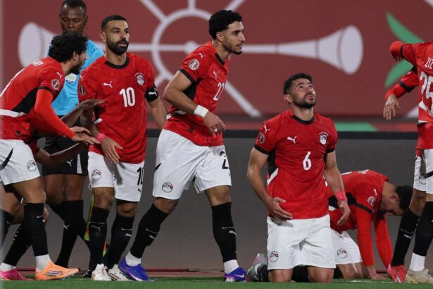 Mohamed Salah straluceste pe masura ce Egipt obtine o victorie tarzie impotriva Zimbabwe in deschiderea AFCON ului