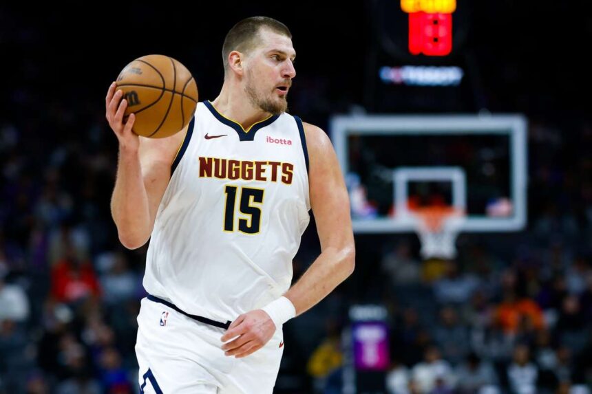 NBA Nikola Jokic absent o luna din cauza unei accidentari la genunchi