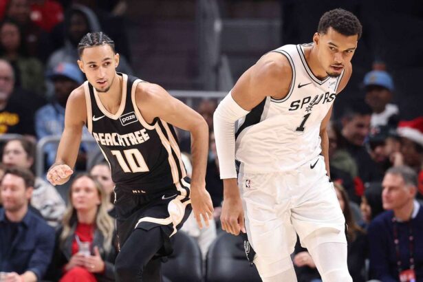 NBA rezumat Wembanyama inregistreaza blocaj in al 100 lea meci consecutiv in timpul victoriei Spurs impotriva Hawks