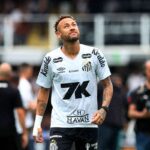 Neymar va sufera o operatie la genunchi dupa ce a ajutat la salvarea lui Santos