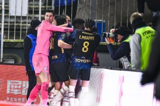 Patru jucatori eliminati pe masura ce Lille invinge Auxerre intr un meci pasionant cu sapte goluri in Ligue 1