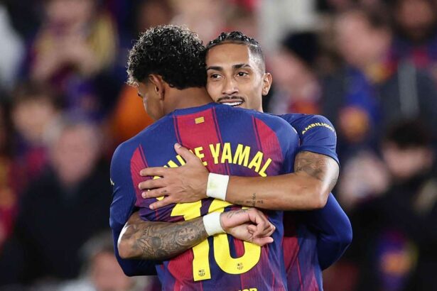 Raphinha straluceste cu doua goluri cand Barcelona invinge Osasuna 2 0