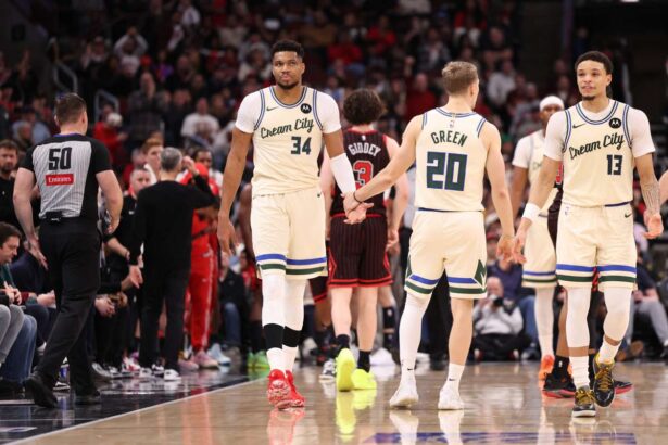 Rezumat NBA Seria de victorii a Spurs s a oprit Bucks castiga