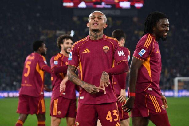 Roma invinge la limita Como pentru a relua victoriile si a ramane in cursa pentru titlul Serie A
