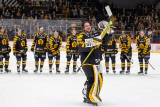 SHL Strauss Mann egaleaza recordul de meciuri fara gol ca Skelleftea invinge Vaxjo pentru a recupera locul doi