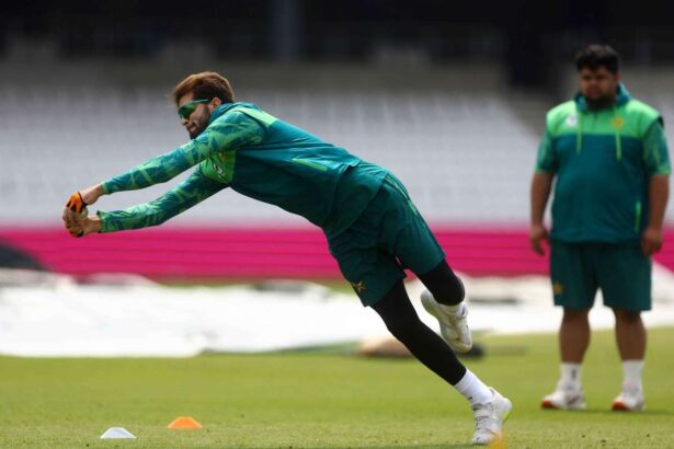 Shaheen Afridi din Pakistan indisponibil pentru BBL din cauza unei accidentari la genunchi