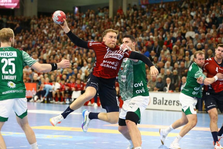 Simon Pytlick invinge viitorii coechipieri de la Fuchse intr un meci alert la Flensburg