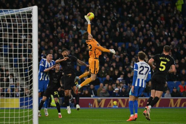 Sunderland intra in top cinci dupa ce remizeaza la Brighton