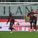 AC Milan smulge un punct cand Genoa rateaza penaltiul de ultimul minut dupa egalarea tarzie a lui Leao