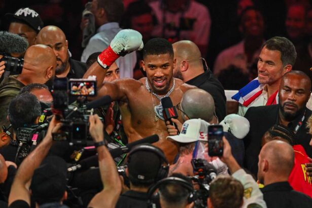Anthony Joshua se intoarce in Marea Britanie dupa un accident mortal de masina