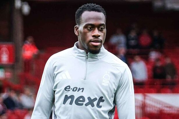 Arnaud Kalimuendo pleaca de la Nottingham Forest pentru a se alatura echipei Eintracht Frankfurt pe imprumut