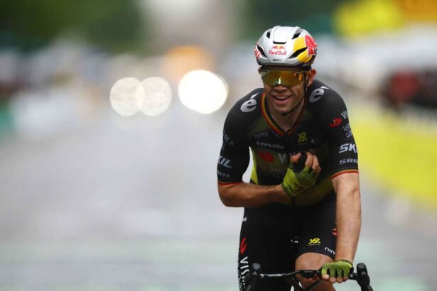 Belgiei Wout van Aert a avut operatie reusita dupa fractura din accident