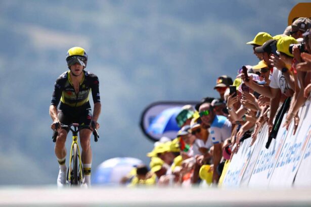 Campionul Giro dItalia Simon Yates anunta retragerea