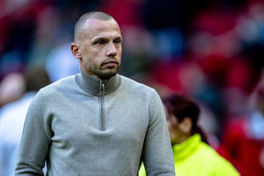 Fostul manager Ajax John Heitinga se alatura lui Spurs ca asistent