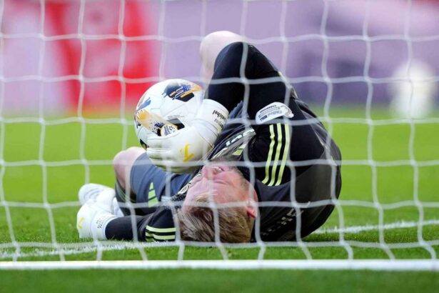 Kasper Schmeichel criticat la Celtic pentru performante slabe