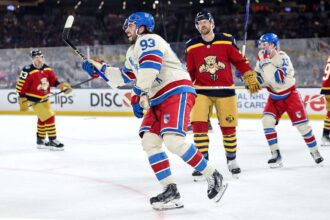 Rezumat NHL Rangers Mika Zibanejad marca hat trick in Winter Classic