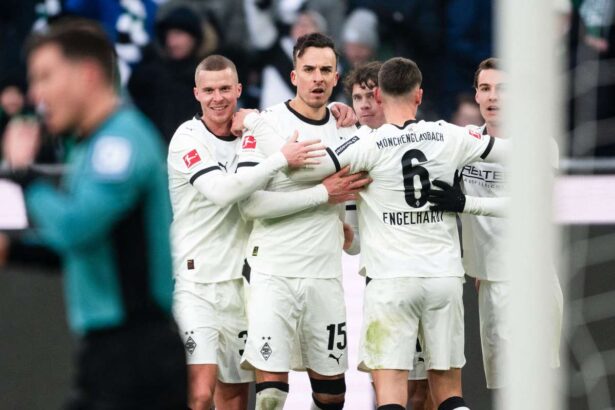Tabakovic marcheaza de doua ori intrucat Gladbach invinge Augsburg cu 4 0