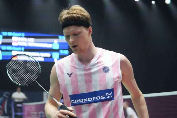 Uimitor Lumea Chineza Numarul 1 avanseaza la finala Malaysian Open