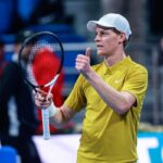 Jannik Sinner Revine in Actiune cu o Victorie Confortabila Impotriva lui Tomas Machac in Doha