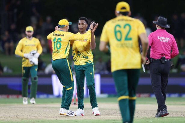 Adolescentul Nqobani Mokoena Exceleaza pe masura ce Africa de Sud infrange Noua Zeelanda intr un meci T20 cu scoring mic