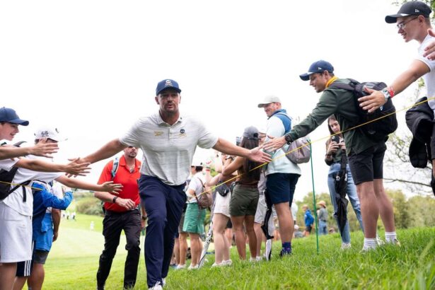 Bryson DeChambeau Conduce cu Doua Shots Intrand In Roundul Final Din Africa De Sud