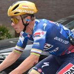 Evenepoel cade in final dramatic alaturi de Vingegaard in evadare la Volta a Catalunya