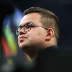 Gian van Veen pentru Miss Night 7 din Premier League din cauza pietrelor la reni