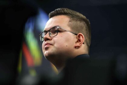 Gian van Veen pentru Miss Night 7 din Premier League din cauza pietrelor la reni