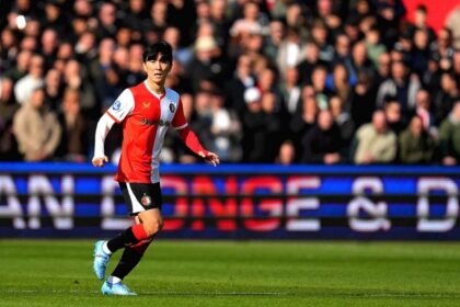 Hwang Inbeom de la Feyenoord evita o accidentare grava la glezna departe de teren pana in aprilie
