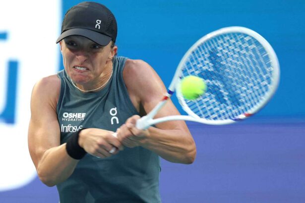 Iga Swiatek este eliminata devreme la Miami Open de colega pola Magda Linette